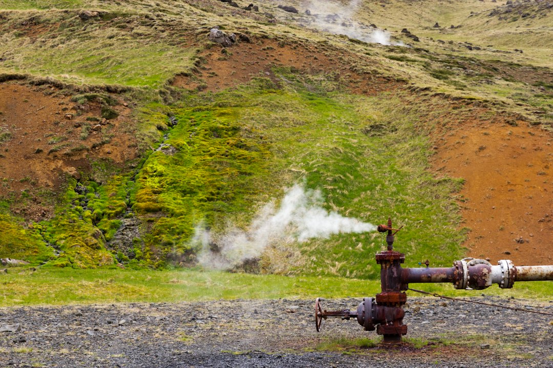 Geotermia per usi diretti: un’alternativa sostenibile all’energia tradizionale – immagine illustrativa